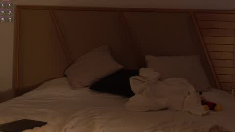 laurita_4 online show from 04-01-26, 01:41