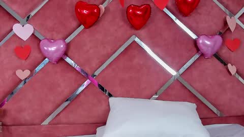 LauryJonson  online show from 02-14-25, 08:05