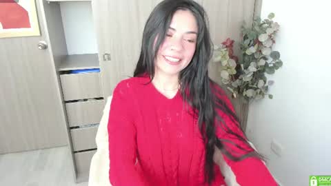Snapshot of lauryn_chills chatting on 06-11-26, 05:00 Lauryn online show from 06-11-26, 05:00