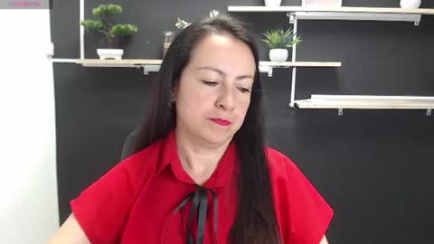 Snapshot of lauryn_jones chatting on 06-17-26, 06:53 Laury online show from 06-17-26, 06:53