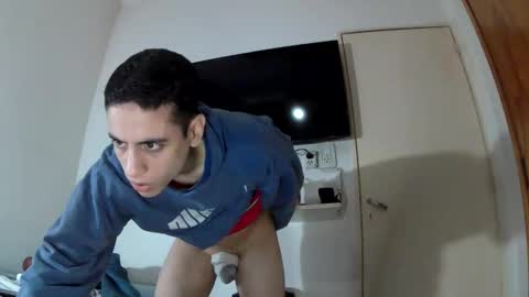 Snapshot of lauti_twink chatting on 09-22-25, 06:59 Lautaro online show from 09-22-25, 06:59