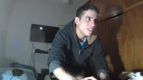 Snapshot of lauti_twink chatting on 05-27-26, 07:38 Lautaro online show from 05-27-26, 07:38