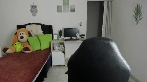 Snapshot of lauu7 chatting on 07-03-26, 12:17 lauu7 online show from 07-03-26, 12:17