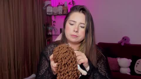 Snapshot of lauu_r chatting on 01-25-25, 03:19 online show from 01-25-25, 03:19