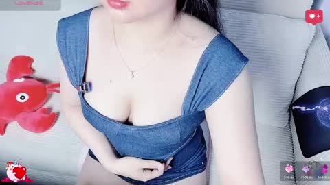 Snapshot of lavender_02 chatting on 04-20-26, 09:38 Tina online show from 04-20-26, 09:38