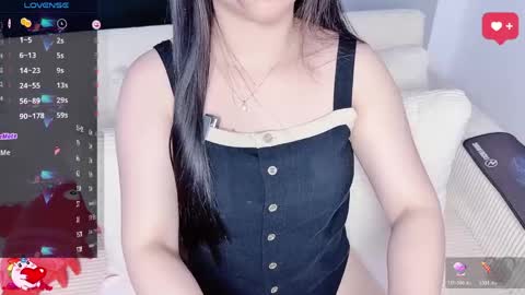 Snapshot of lavender_02 chatting on 05-16-26, 12:18 Tina online show from 05-16-26, 12:18
