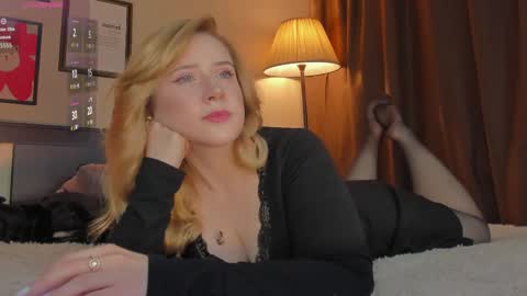 Snapshot of lavender_tender chatting on 05-29-26, 09:13 Lav online show from 05-29-26, 09:13