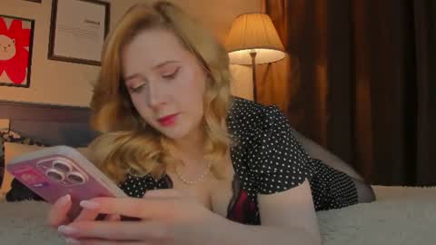 Snapshot of lavender_tender chatting on 06-11-26, 04:54 Lav online show from 06-11-26, 04:54