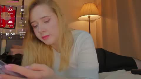 Snapshot of lavender_tender chatting on 07-14-26, 05:45 Lav online show from 07-14-26, 05:45
