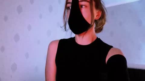 Snapshot of lavinda_lin chatting on 10-03-25, 05:10 Lavinda online show from 10-03-25, 05:10