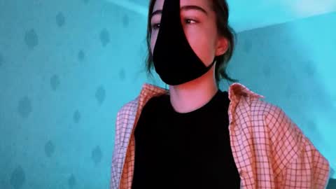 Snapshot of lavinda_lin chatting on 10-05-25, 05:06 Lavinda online show from 10-05-25, 05:06