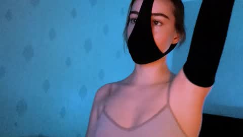 Snapshot of lavinda_lin chatting on 10-14-25, 02:07 Lavinda online show from 10-14-25, 02:07