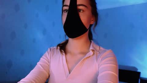 Snapshot of lavinda_lin chatting on 10-17-25, 05:21 Lavinda online show from 10-17-25, 05:21