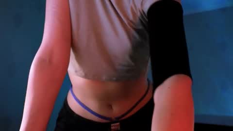 Snapshot of lavinda_lin chatting on 10-30-25, 09:22 Lavinda online show from 10-30-25, 09:22