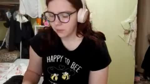 Snapshot of lavonesorge chatting on 02-22-26, 05:08 Adeline online show from 02-22-26, 05:08