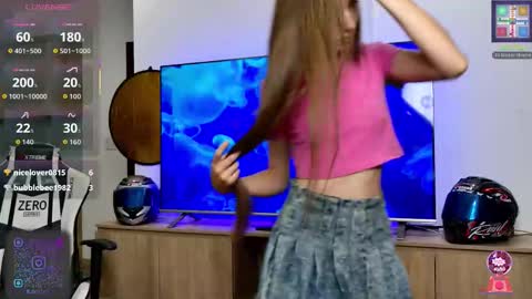 Snapshot of laxyflaxy chatting on 09-12-25, 03:12 Anna online show from 09-12-25, 03:12