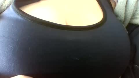 Snapshot of layannalea chatting on 05-04-26, 05:31 layannalea online show from 05-04-26, 05:31