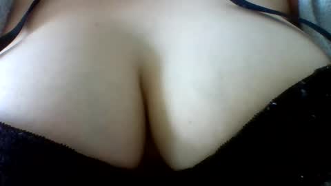 Snapshot of layannalea chatting on 05-11-26, 08:06 layannalea online show from 05-11-26, 08:06