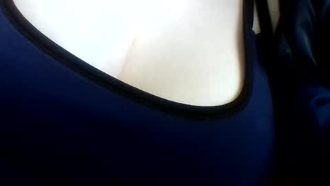Snapshot of layannalea chatting on 05-19-26, 01:56 layannalea online show from 05-19-26, 01:56