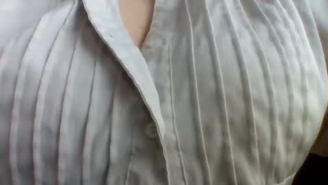 Snapshot of layannalea chatting on 06-11-26, 12:43 layannalea online show from 06-11-26, 12:43