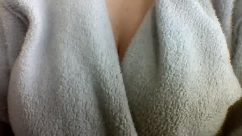 Snapshot of layannalea chatting on 06-22-26, 02:13 layannalea online show from 06-22-26, 02:13