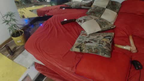 Laye19 online show from 03-01-25, 01:43