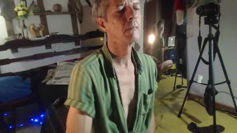 Laye19 online show from 09-20-25, 02:34