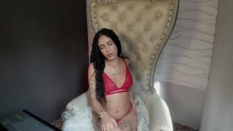 Layla online show from 02-04-26, 08:36