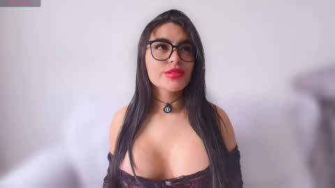 Snapshot of layla_nicols chatting on 05-06-26, 04:23 Layla online show from 05-06-26, 04:23