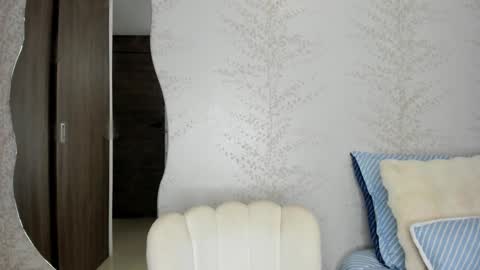 Layla Vanegas online show from 02-26-25, 11:48