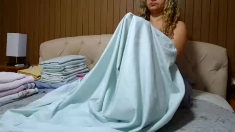 kelly online show from 09-20-25, 01:39