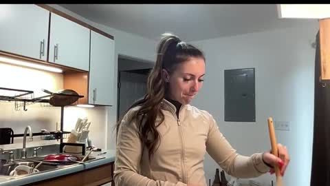 laylahlaylah1 online show from 11-11-25, 04:07