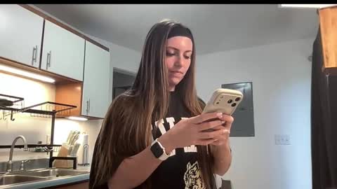 laylahlaylah1 online show from 11-20-25, 05:01