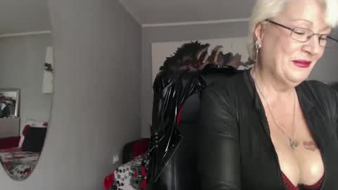 Snapshot of laylamadisonx chatting on 10-07-25, 07:49 Layla online show from 10-07-25, 07:49