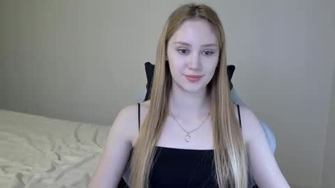 LaylaPretty001 online show from 03-11-25, 06:10