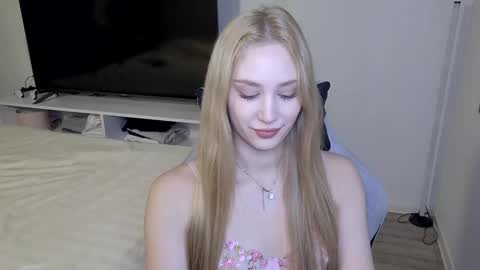 LaylaPretty001 online show from 03-09-26, 05:22