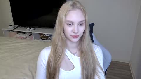 LaylaPretty001 online show from 03-16-26, 05:35
