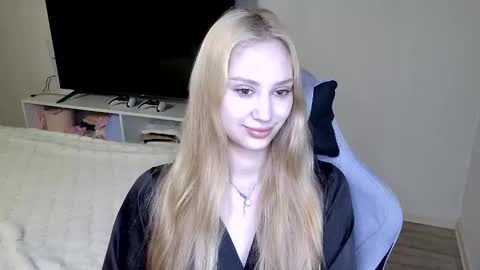 LaylaPretty001 online show from 06-06-26, 04:50