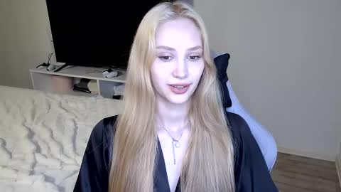 LaylaPretty001 online show from 06-11-26, 05:05