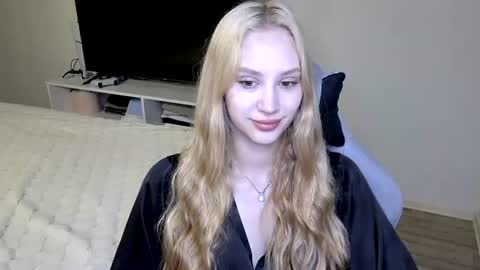 LaylaPretty001 online show from 06-15-26, 04:25