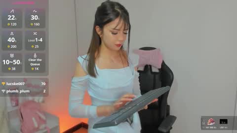 LAYLA online show from 11-30-25, 11:20