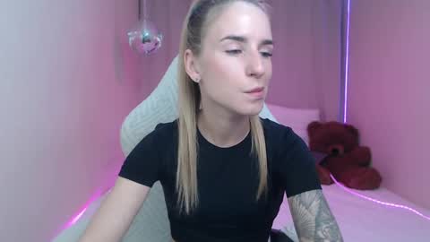 Snapshot of laymablast chatting on 05-17-26, 06:22 laymablast online show from 05-17-26, 06:22