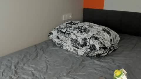 Alex online show from 04-17-26, 04:10