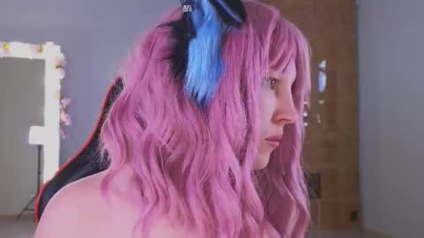 Lea online show from 02-17-26, 04:46