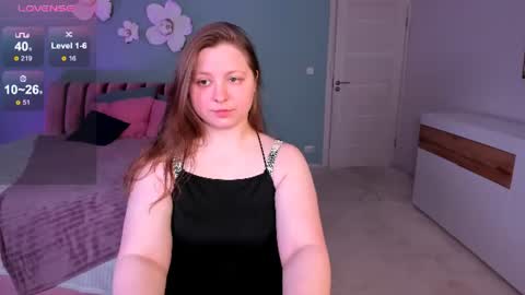 Snapshot of lea_buns chatting on 06-18-26, 08:36 Lea online show from 06-18-26, 08:36