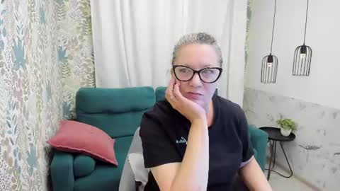 Snapshot of lea_fruit chatting on 06-21-26, 05:10 Lea online show from 06-21-26, 05:10