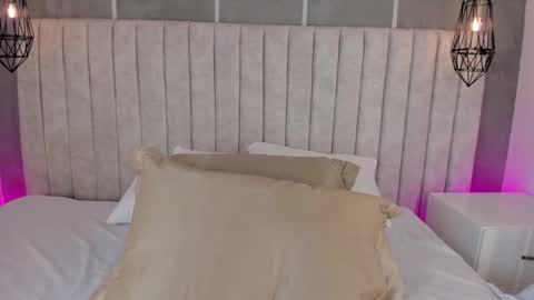    online show from 10-25-25, 06:46