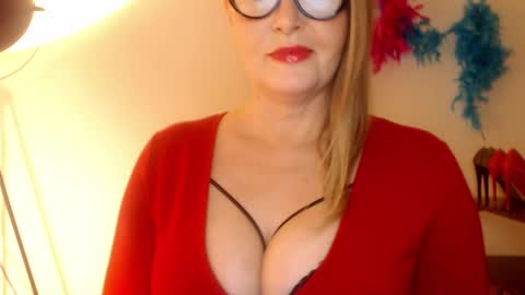 Snapshot of leadesire chatting on 01-16-25, 06:06 LEA online show from 01-16-25, 06:06