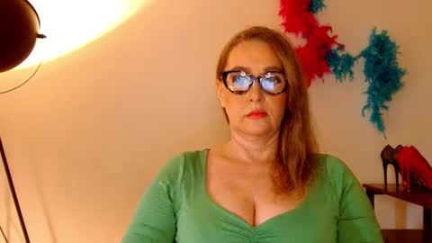 Snapshot of leadesire chatting on 02-17-25, 10:51 LEA online show from 02-17-25, 10:51