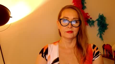 Snapshot of leadesire chatting on 03-06-25, 03:35 LEA online show from 03-06-25, 03:35